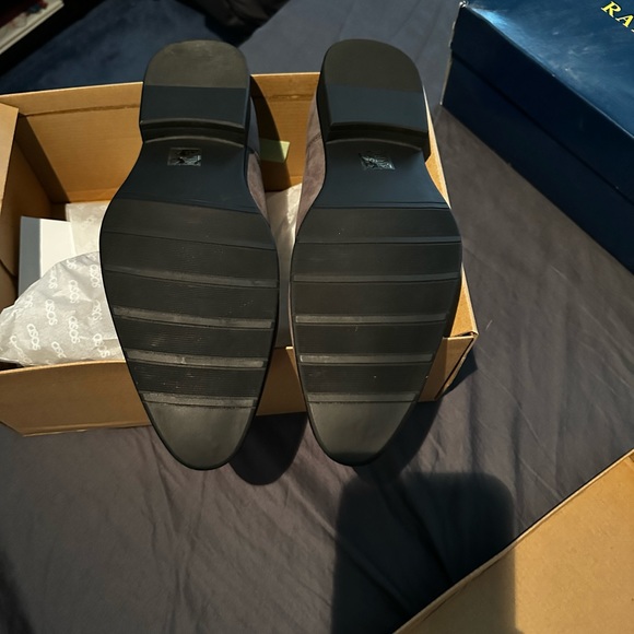 Brand new ASOS Chelsea boots - Picture 2 of 3